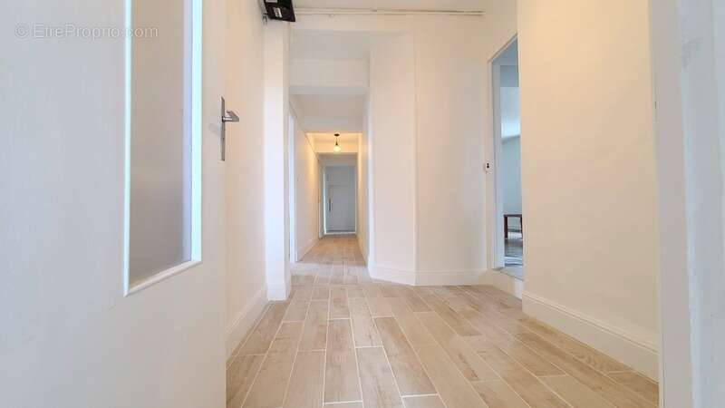 Chartres - ensemble immobilier  - habitation 175 m² avec grange 200 m² - parcelles  5000 m2 - photo 6