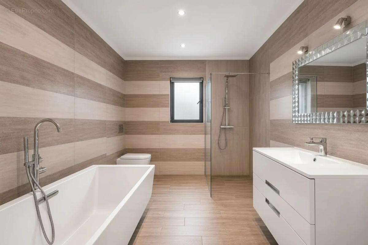 Villa 5 pièces avec piscine, 150 m², St Aygulf - photo 9