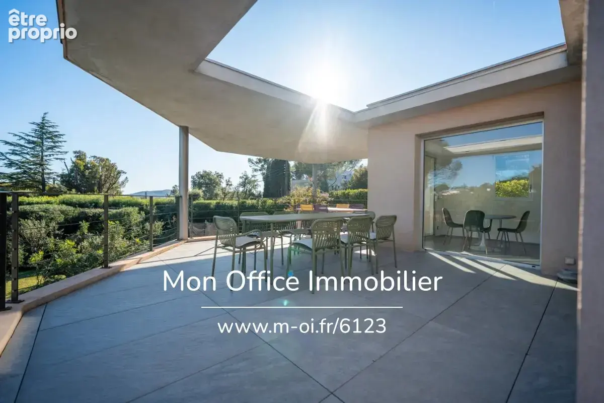 Référence : 6123-NGU. - Maison 6 pièces - 240m2 - 4 chambres - Vue MER - Piscine - Garage - photo 6