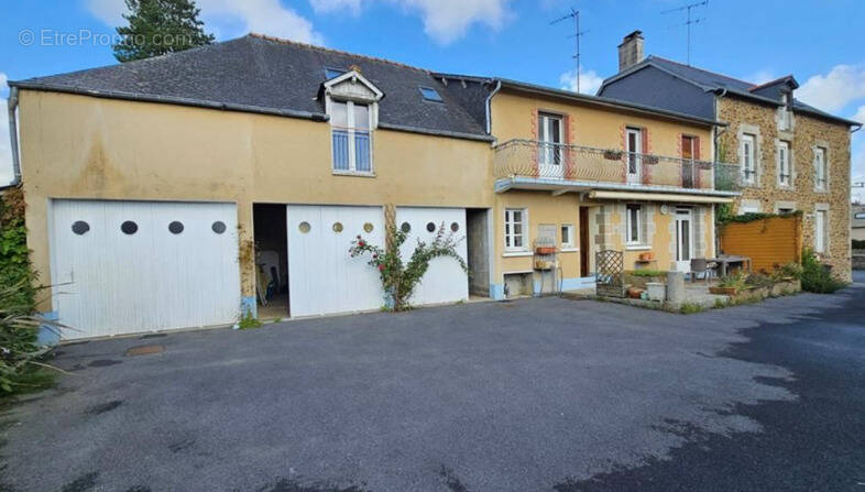 Appartement à FOUGERES