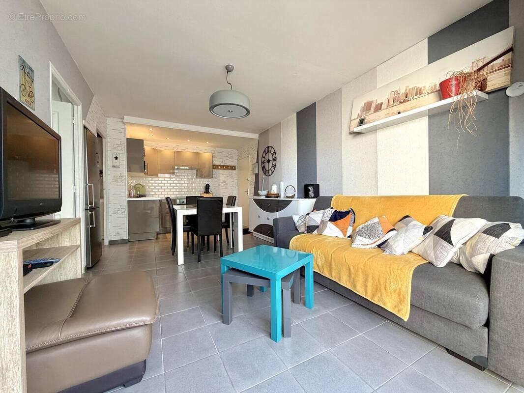 Pièce de vie - Appartement à SAINT-HILAIRE-DE-RIEZ