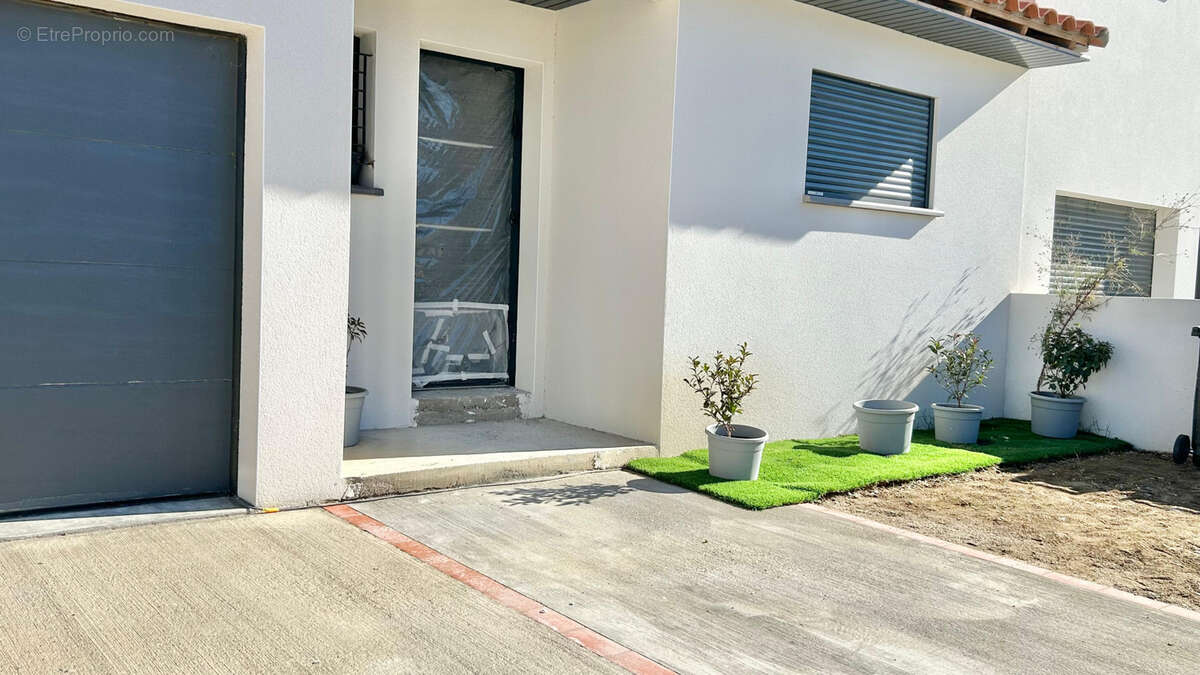 Maison à SAINT-JEAN-LASSEILLE