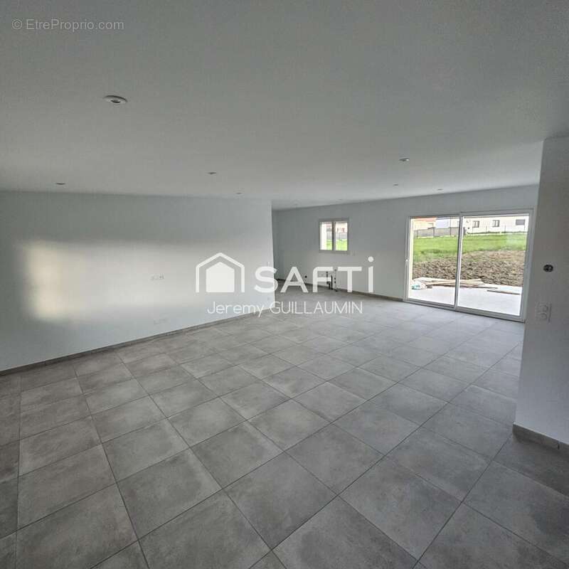 Photo 2 - Maison à COGNAT-LYONNE