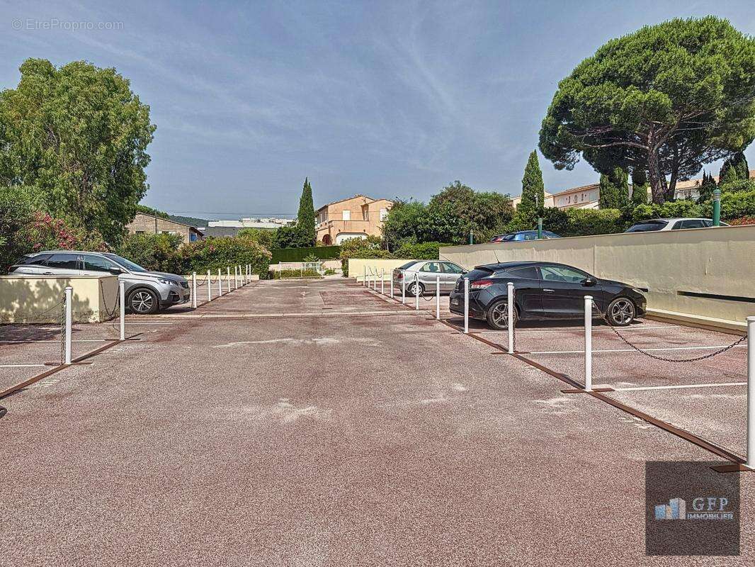 Appartement à BORMES-LES-MIMOSAS