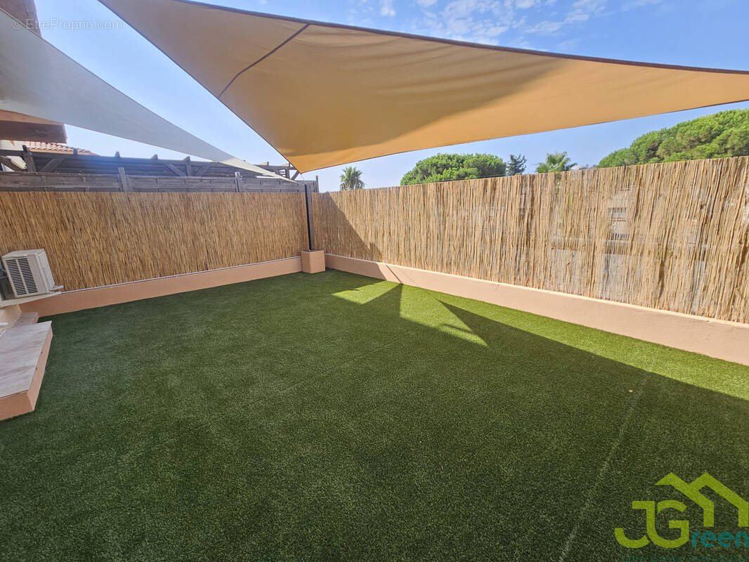 Appartement T4 entièrement rénové avec grande terrasse et parking privé - photo 2