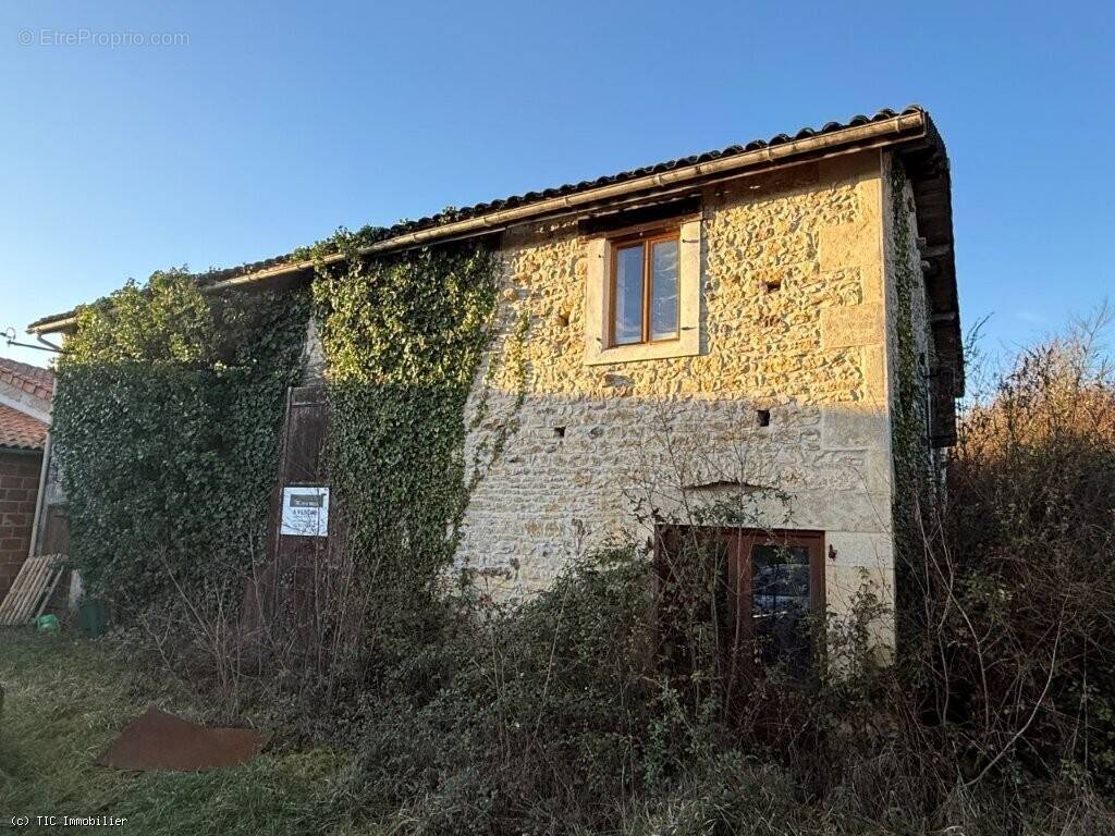 Maison à VERTEUIL-SUR-CHARENTE