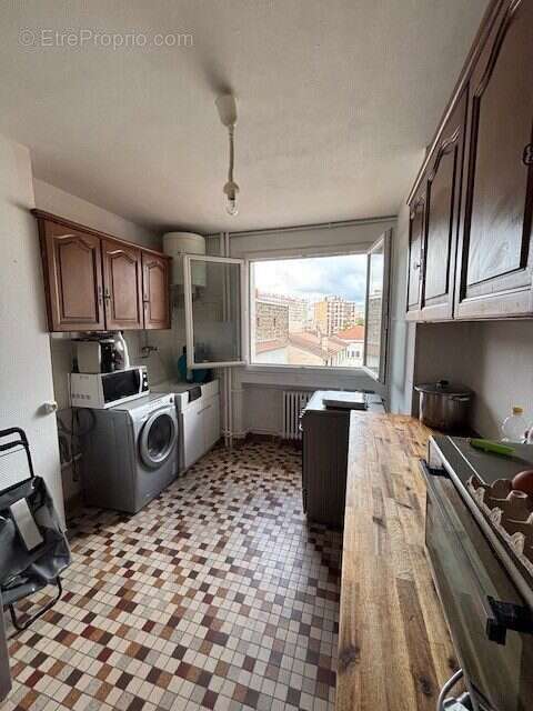 Appartement à SAINT-ETIENNE