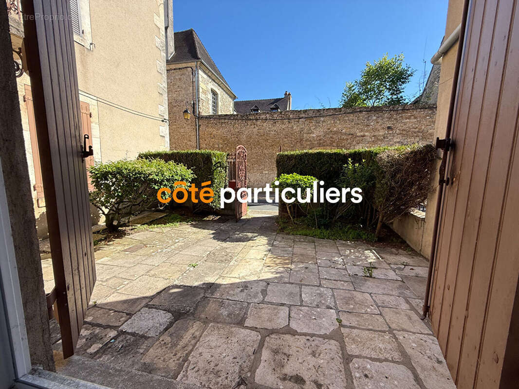 Appartement à SAINT-AMAND-MONTROND