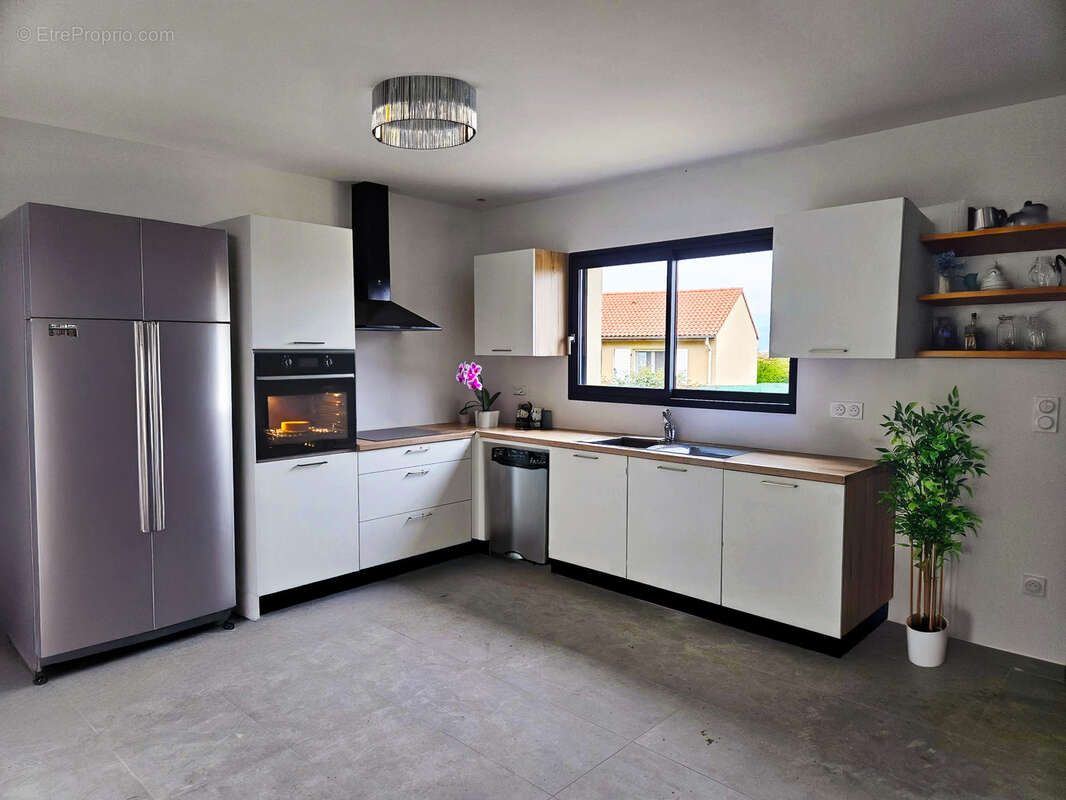 Maison à SALAISE-SUR-SANNE