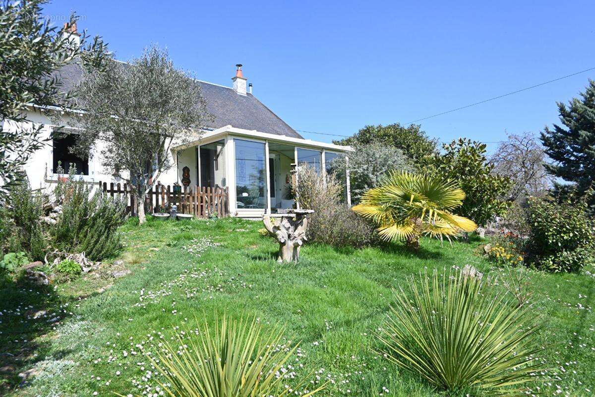 Maison à AZAY-LE-RIDEAU