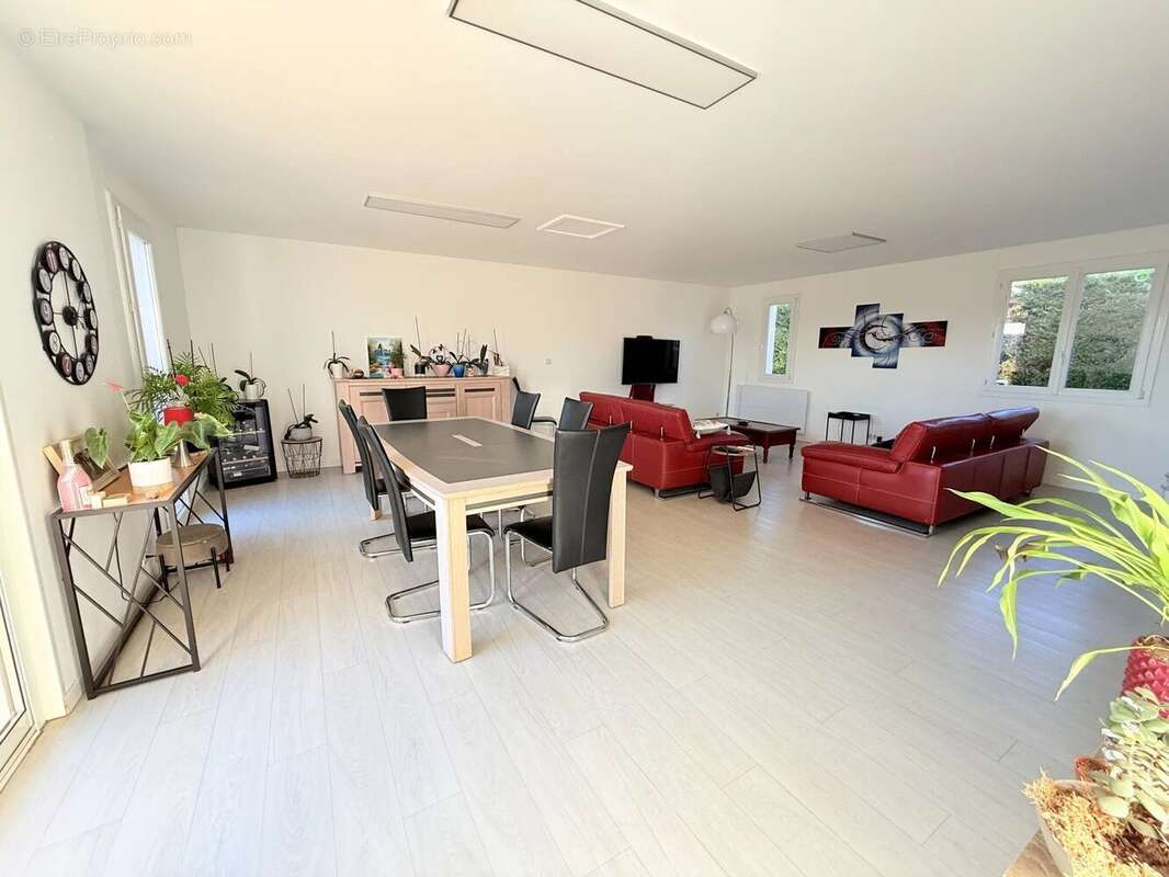 Maison à POURRIERES