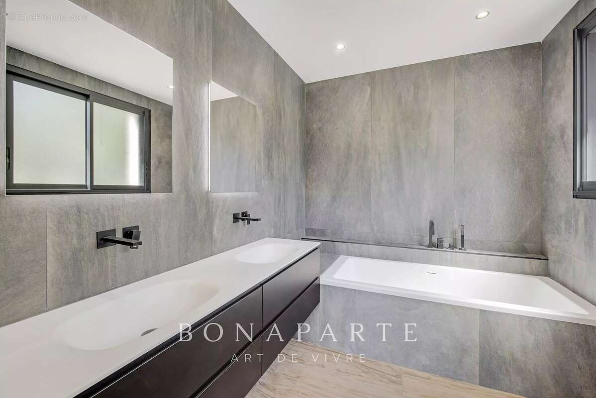 EXCLUSIVITÉ – Villa contemporaine de 330m² à très haute performance énergétique - photo 13