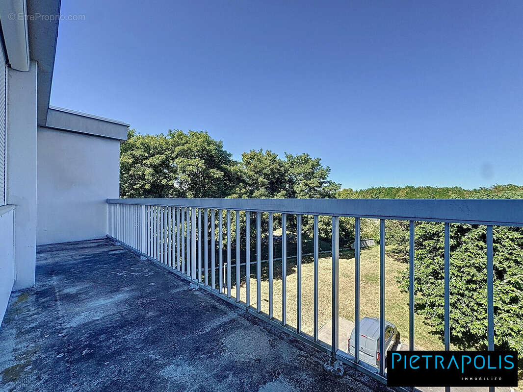 Appartement à SAINT-GENIS-LAVAL