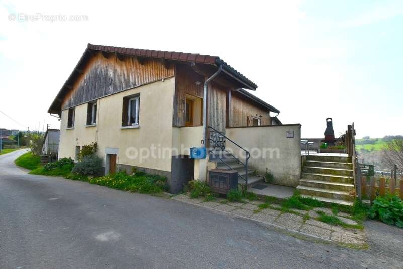 Maison à DOMAIZE