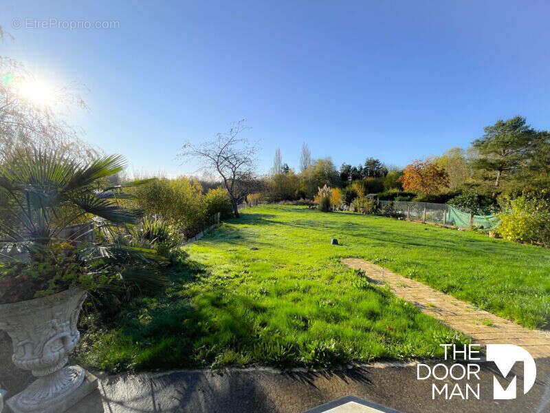 Maison à COURVILLE-SUR-EURE