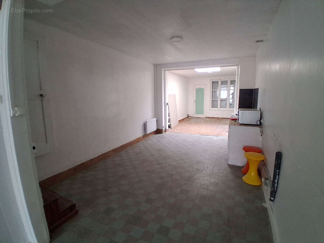 Commerce à MONTCORNET