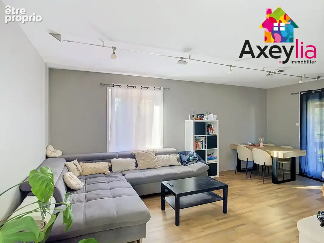A vendre - riorges - maison 4 chambres, entièrement rénovée avec terrain - photo 2