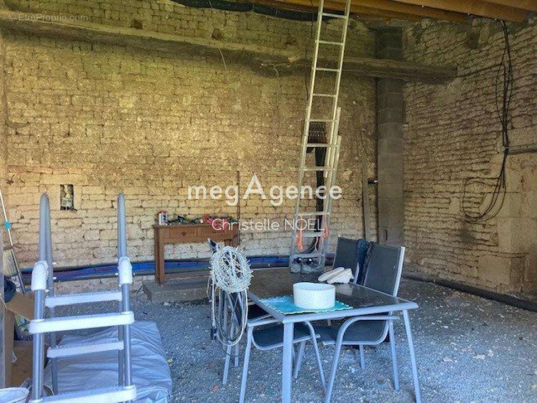 Maison à SAINTE-GEMME-LA-PLAINE