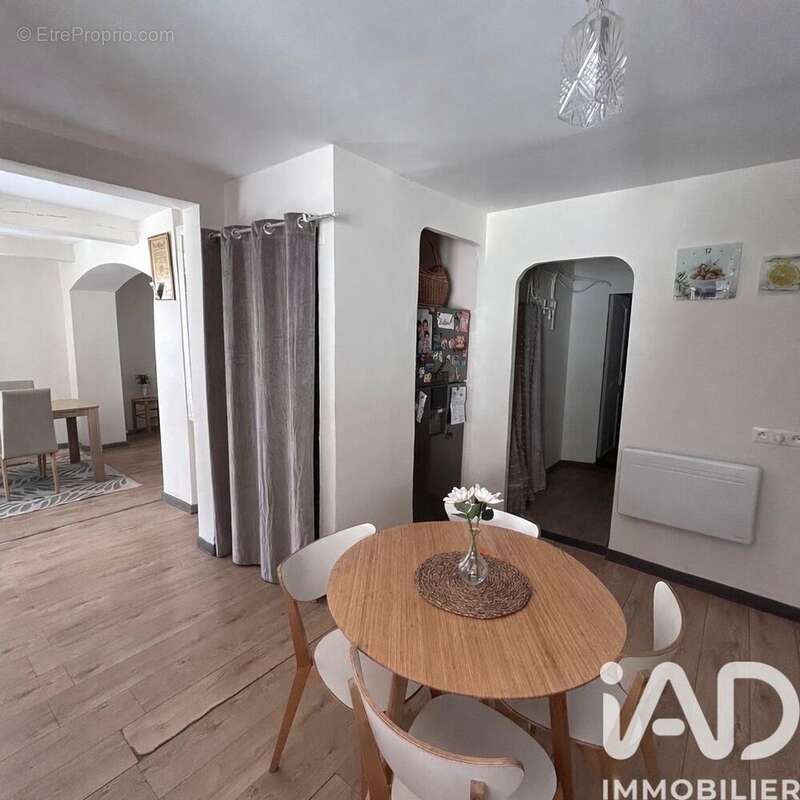 Maison 136 m² à Septemes-Les-Vallons  - photo 7
