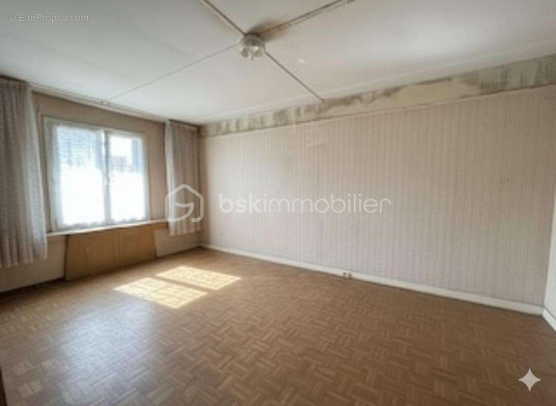 Maison à VELOTTE-ET-TATIGNECOURT