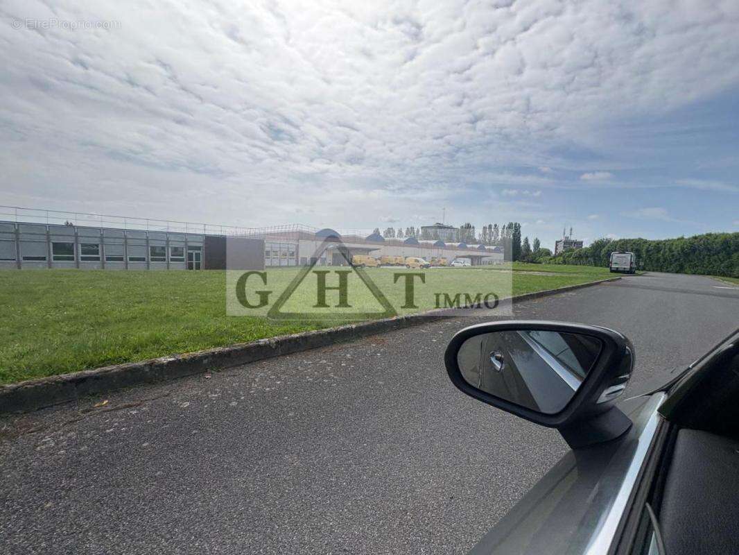 Entrepot 13 122 m² divisble a vendre a vaux le penil - photo 7