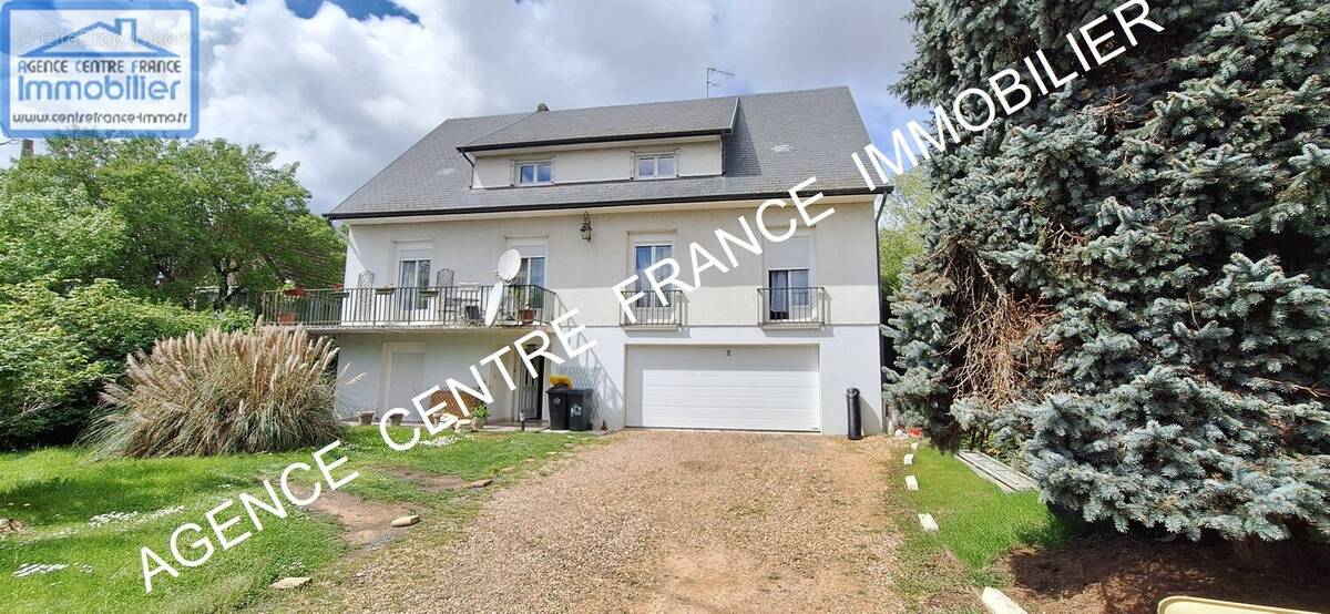 Photo Maison à Bourges au prix de 374 400€