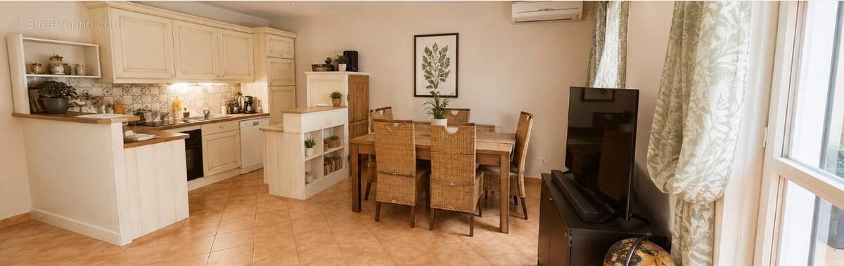 Appartement à LA MOLE