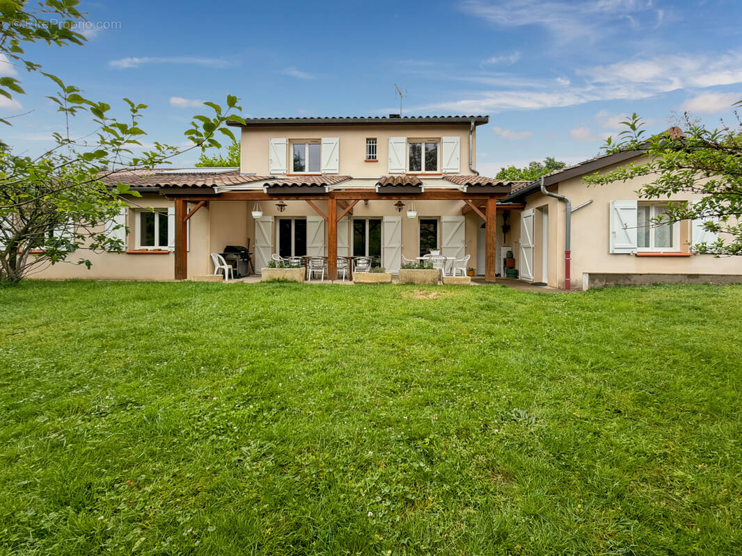 Maison à SAINT-DIDIER-DE-FORMANS