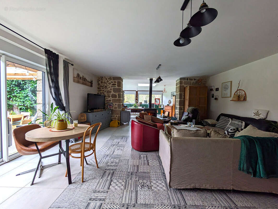 Maison à BAGUER-PICAN