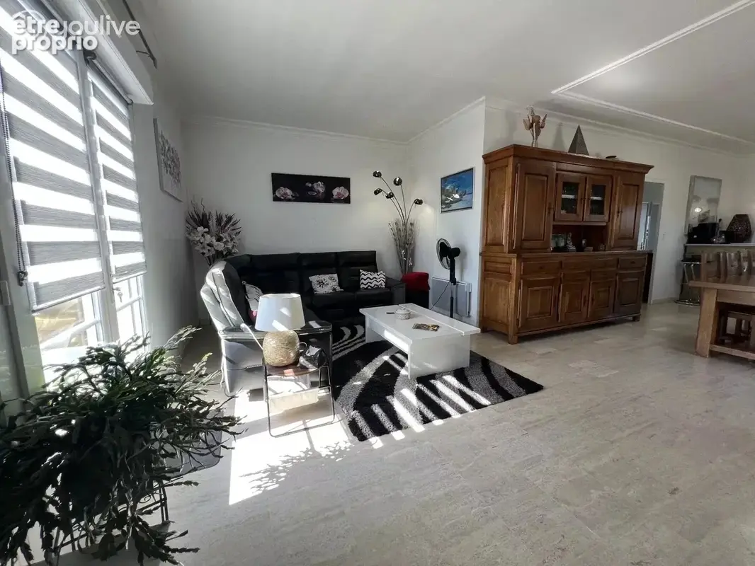 Maison de qualité avec appartement indépendant, terrain arboré de 2 500 m² et ascenseur extérieur - photo 11
