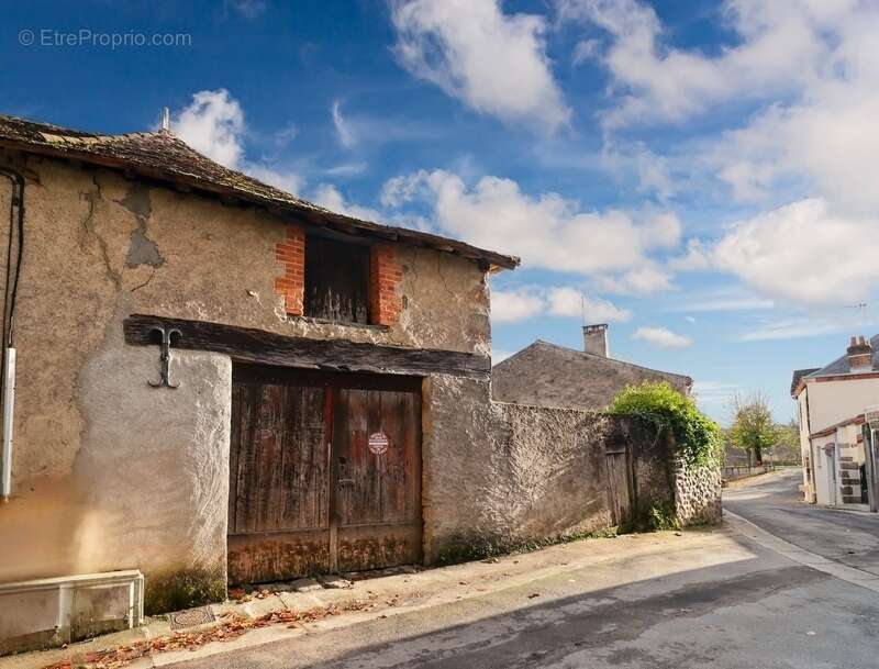 Maison à MAGNAC-LAVAL