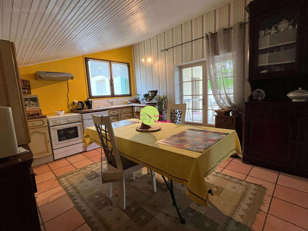 Maison à FONTCOUVERTE