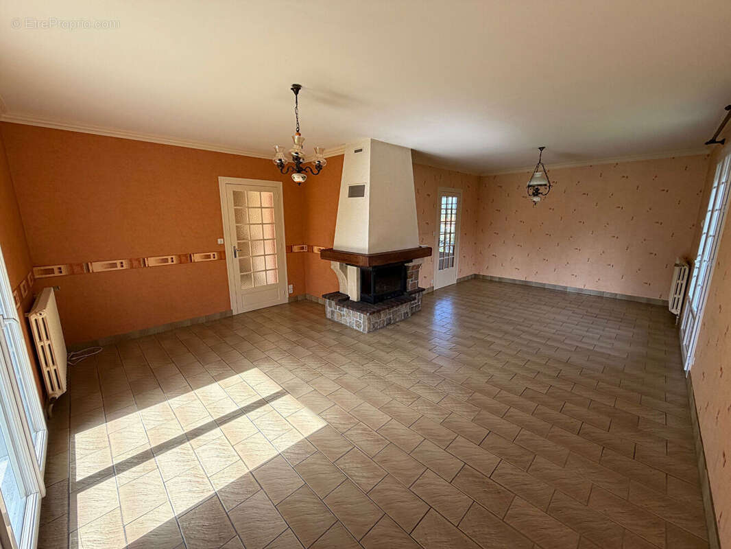 Maison à LA ROMAGNE