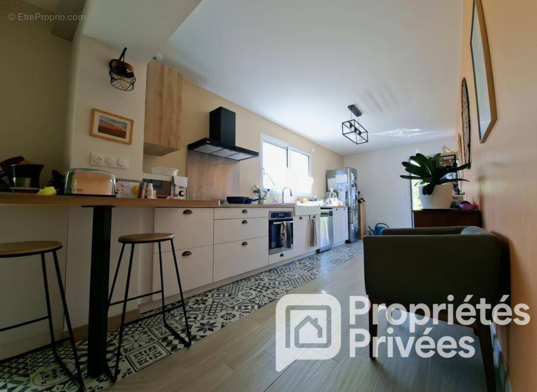 EXCLUSIVITE A VENDRE  37230 Fondettes centre, Maison 7 pièces 120 m² , jardin arboré et clos, garage, cave - photo 1