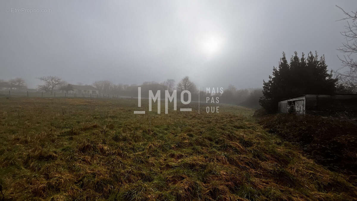 Terrain à SAINT-CALAIS