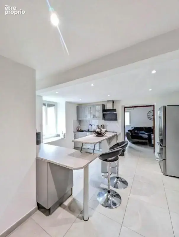 Maison 4 pièces 140 m² à vendre à Givors (69700) - photo 2