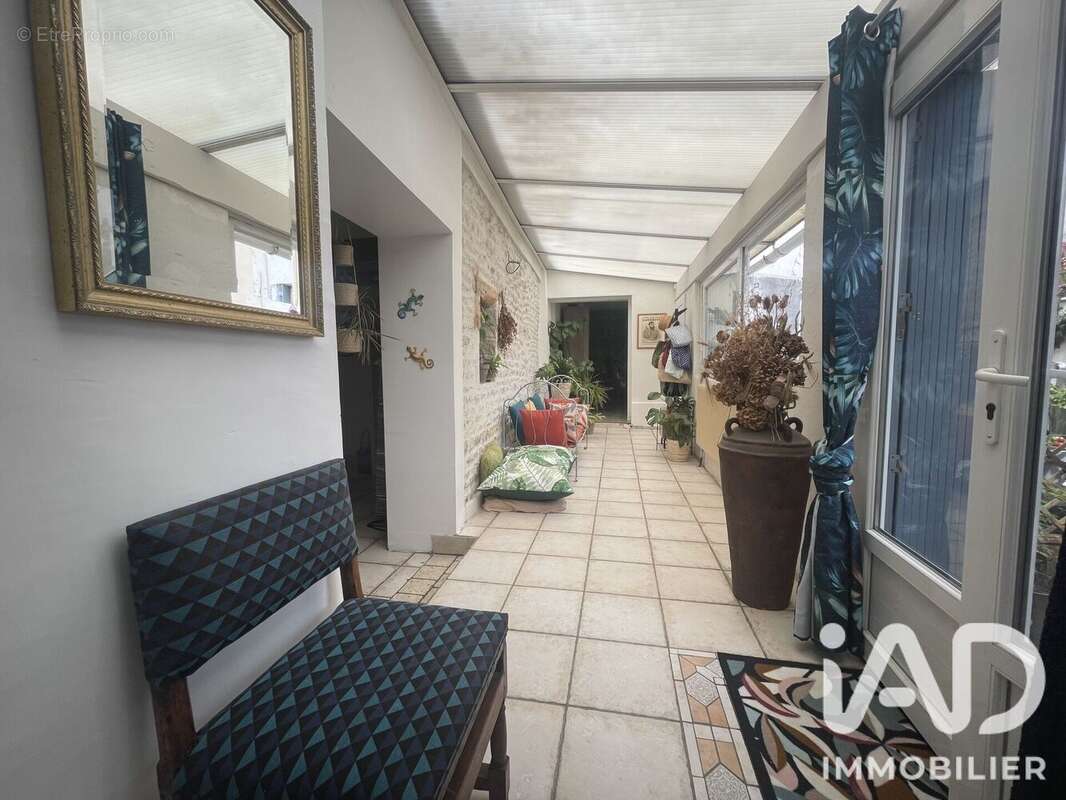Maison 94 m² à Saint-Xandre  - photo 6