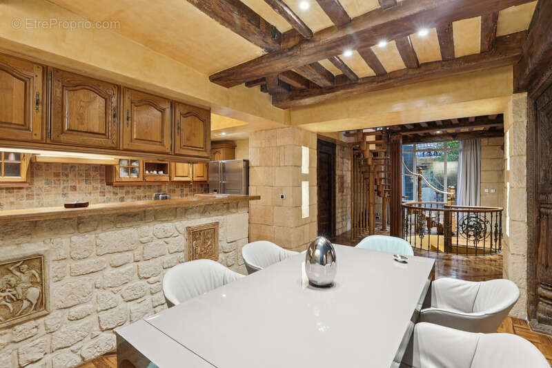 Appartement à PARIS-6E