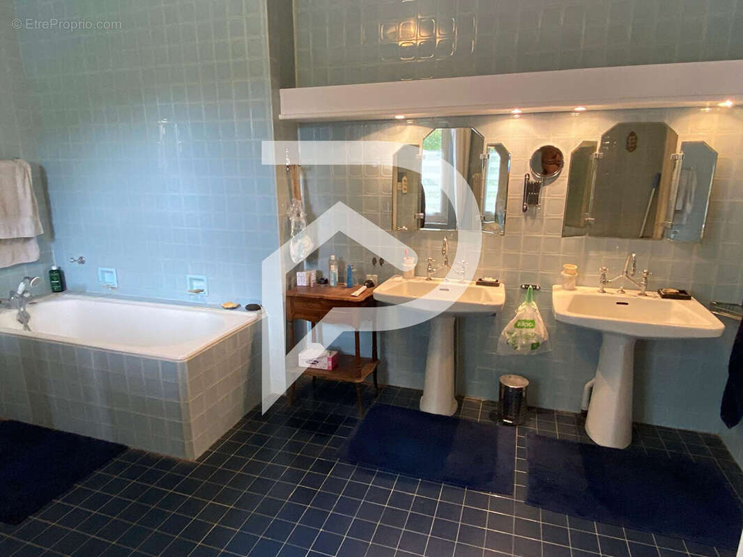 Maison à BEAUMONT-SARDOLLES