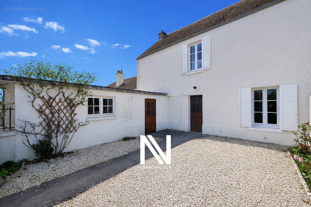 Maison à BENOUVILLE