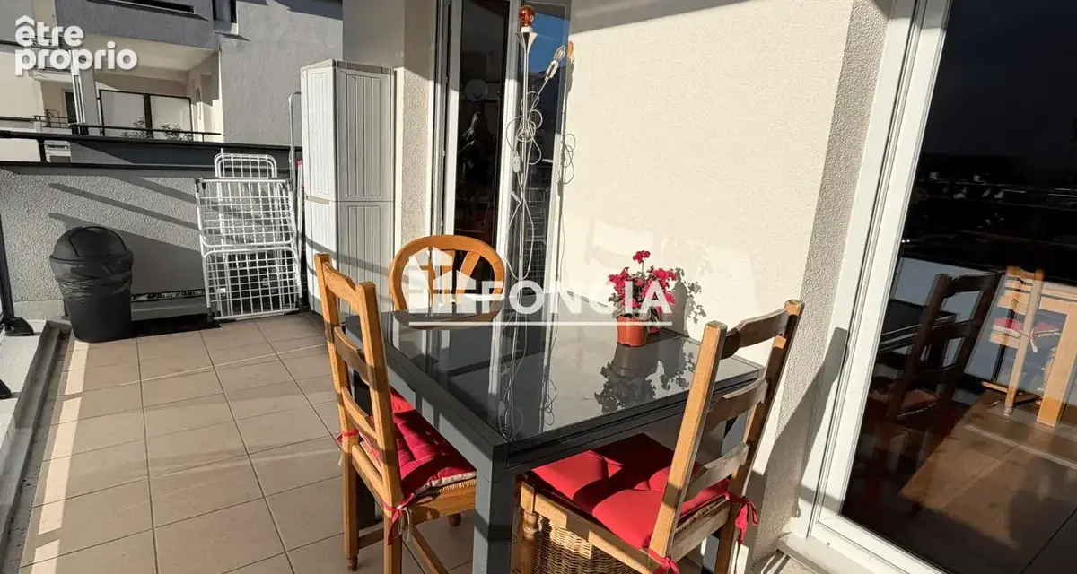 Appartement T3 avec balcon, piscine et stationnements - photo 4