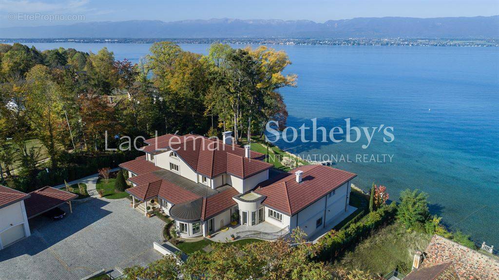 Maison à CHENS-SUR-LEMAN