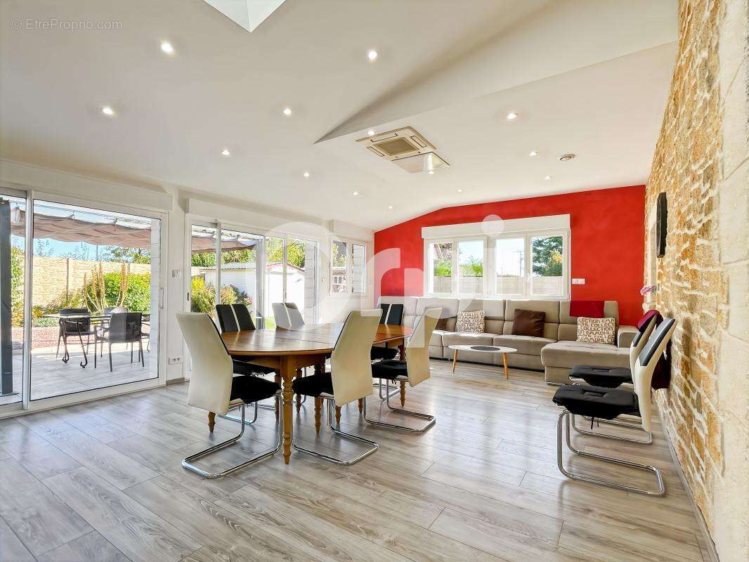 Maison à LE VAL-DAVID