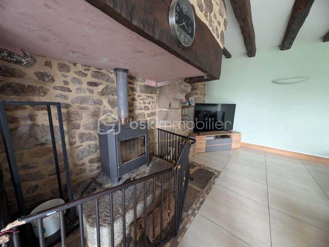 Maison de campagne offrant un beau potentiel ! - photo 5