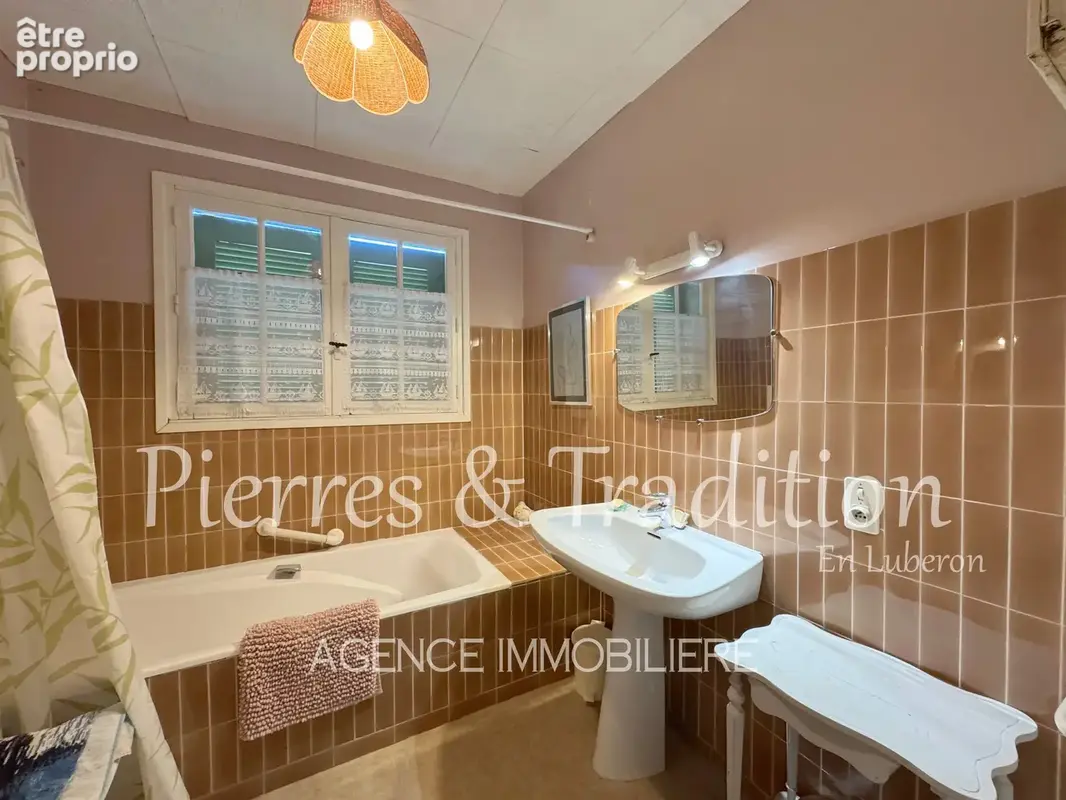 Exclusivité ! Maison de plain-pied avec piscine sur près de 1 500 m² de terrain - photo 5