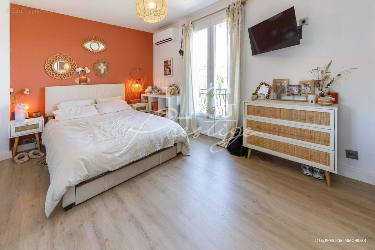 Maison à MANDELIEU-LA-NAPOULE