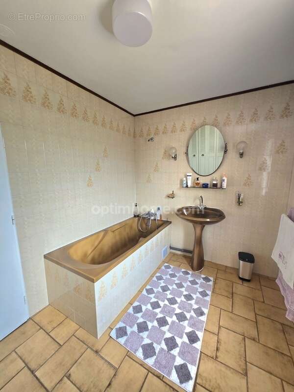 À seulement 50 mètres de la mer ! Une villa lumineuse avec jardin piscinable dans un environnement exceptionnel. Maison à vendre - photo 23