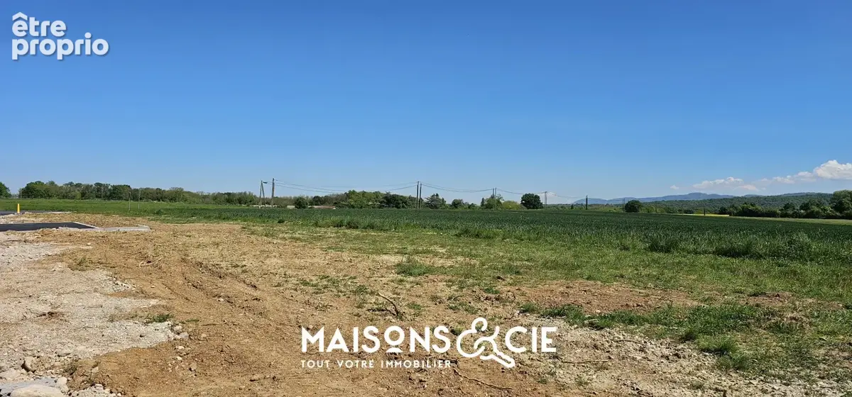 Terrain à MEXIMIEUX