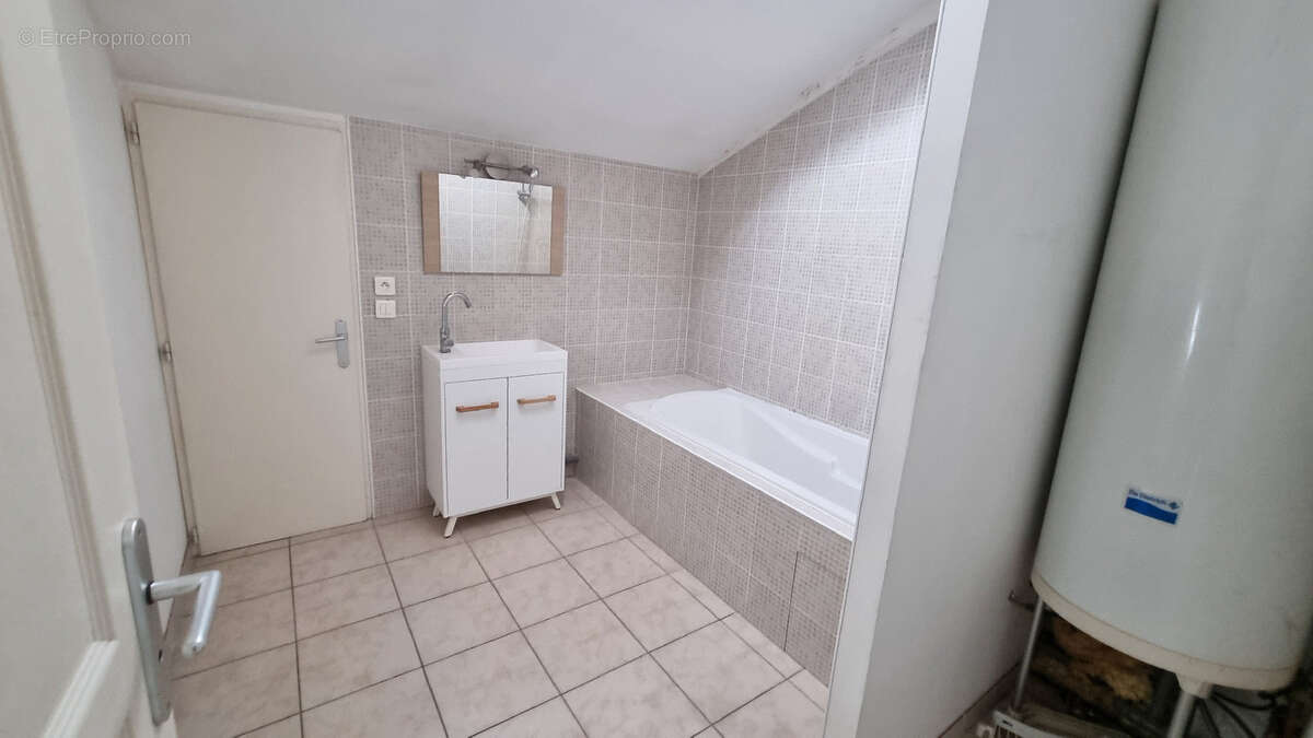 Appartement à MEES