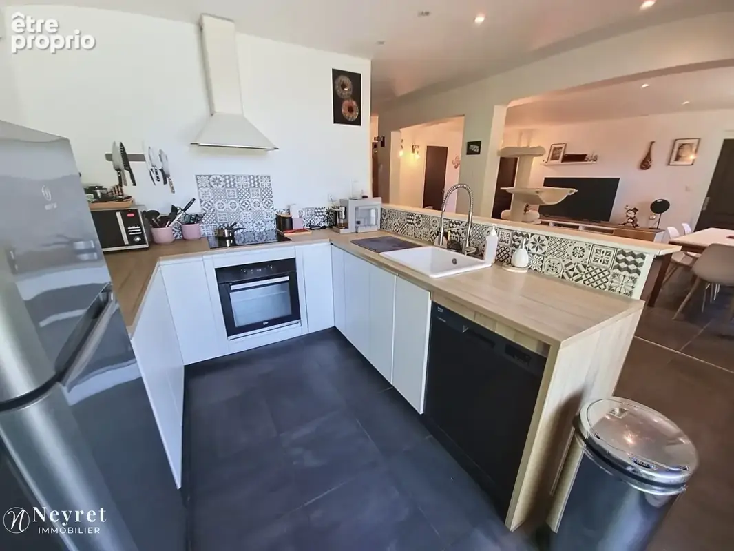 Coup de cœur assuré sur ce   T4 en Rez-de-jardin de 95,27 m2 avec cagibi et 180 m2 d'extérieur - photo 8